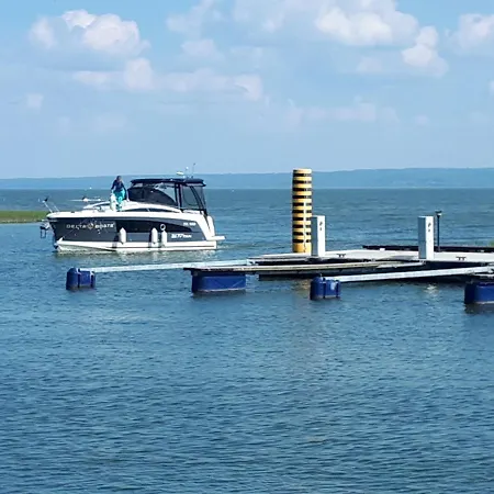 Delux Marina *